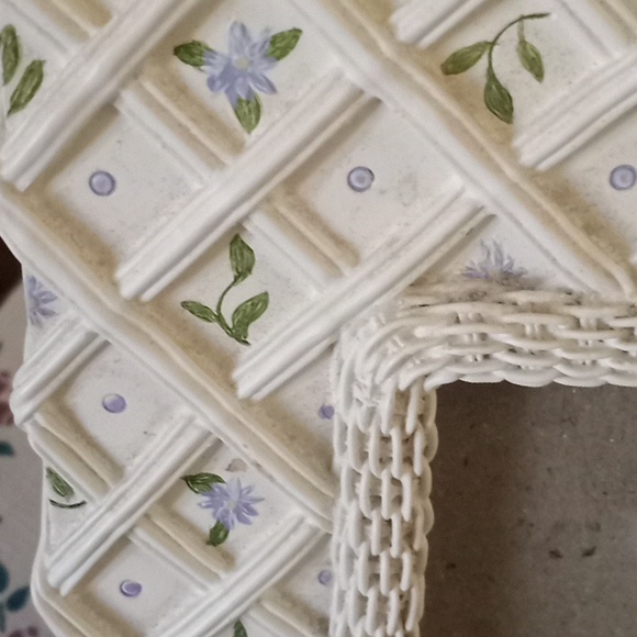 Glass Picture Frame - Picture 2 of 3